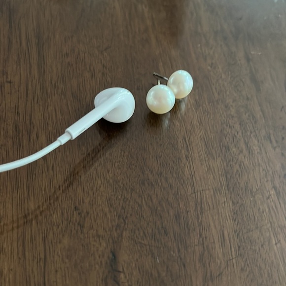 Honora Pearl Earrings - 10 mm - Picture 2 of 3